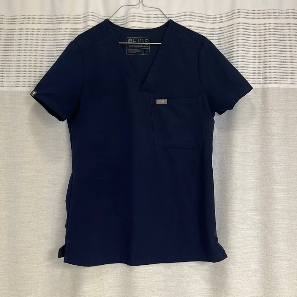 FIGS Catarina top